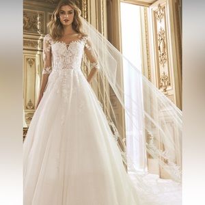 Les Accessoires Leaf and Sequim $530 Floor length veil
